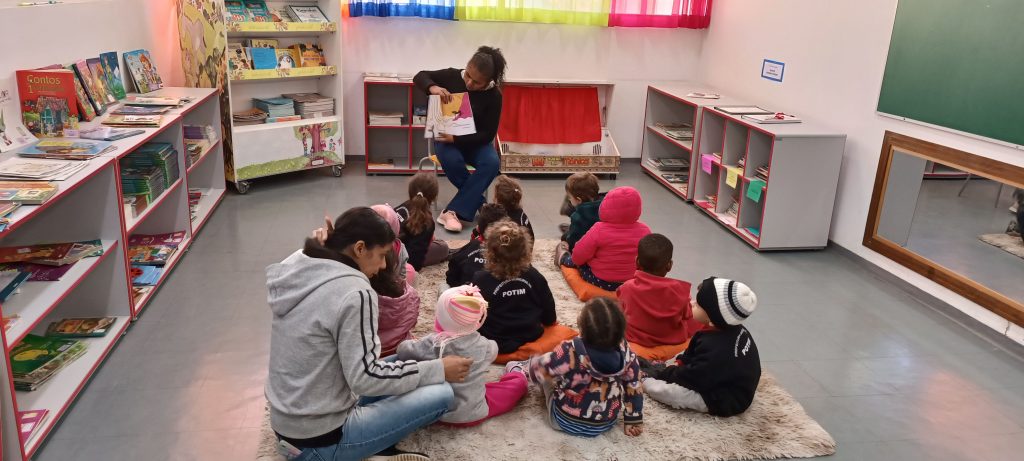 Alunos de Potim (SP); Pequenos Leitores é voltado para municípios localizados a até 300 km da capital paulista (Foto: Divulgação)