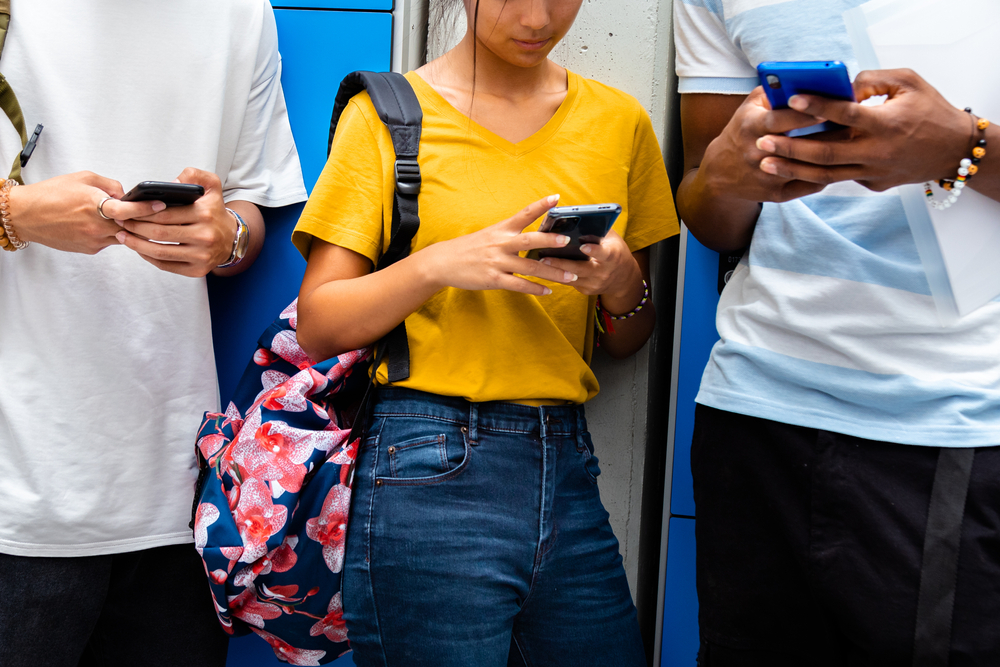 celular na escola