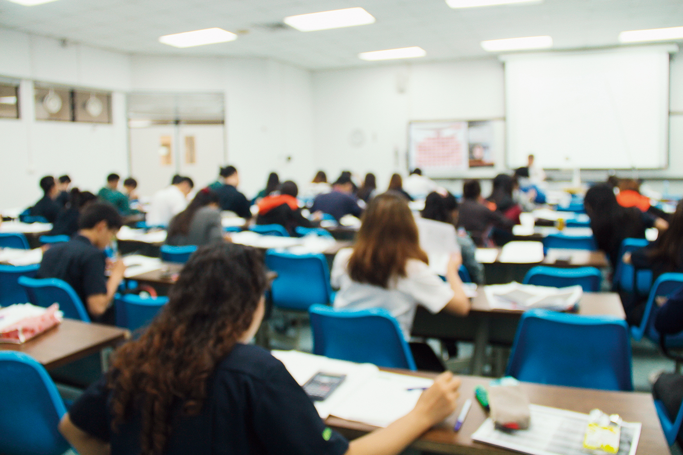 Classroom of the Elite Pessoas eficientes precisam ser criadas