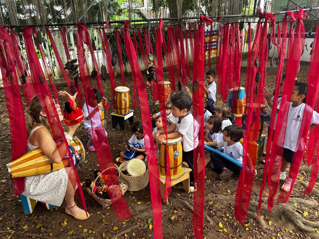 Identidade e diversidade no currículo antirracista