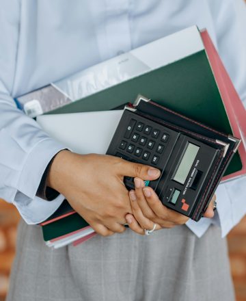 pexels-mikhail-nilov-8297225