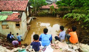 Jakarta,,Indonesia.,February,13,,2007.,Children,Play,On,The,High