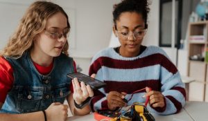 High,School,Students,Working,On,Robotics,Project,,Using,Online,Ai