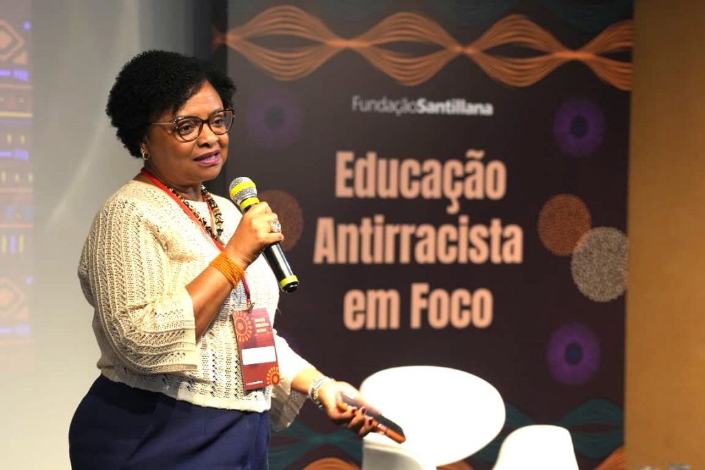 Educação antirracista: iniciativas aproximam alunos das ciências