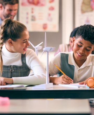 Secondary,Or,High,School,Students,Studying,Wind,Turbines,In,Science