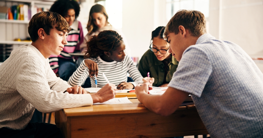 Recomposição das aprendizagens: da emergência ao enfrentamento da defasagem histórica