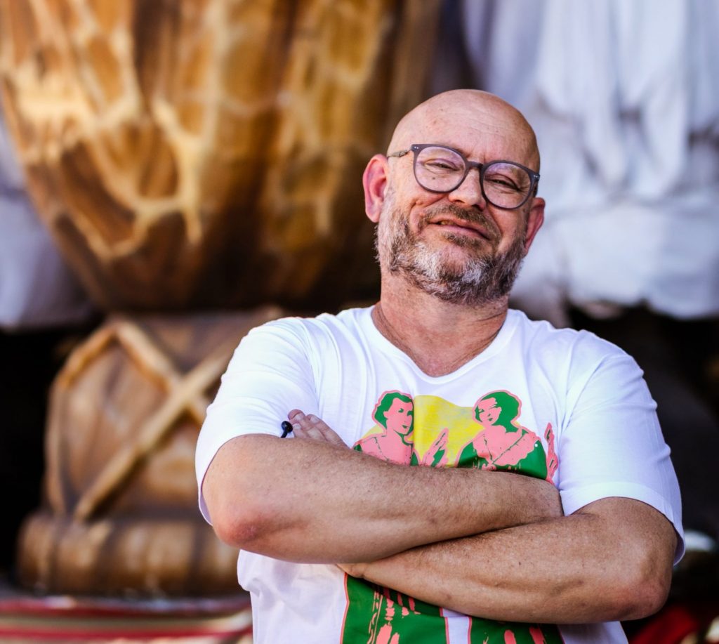 Luiz Antonio Simas: reencantar o processo de aprendizagem